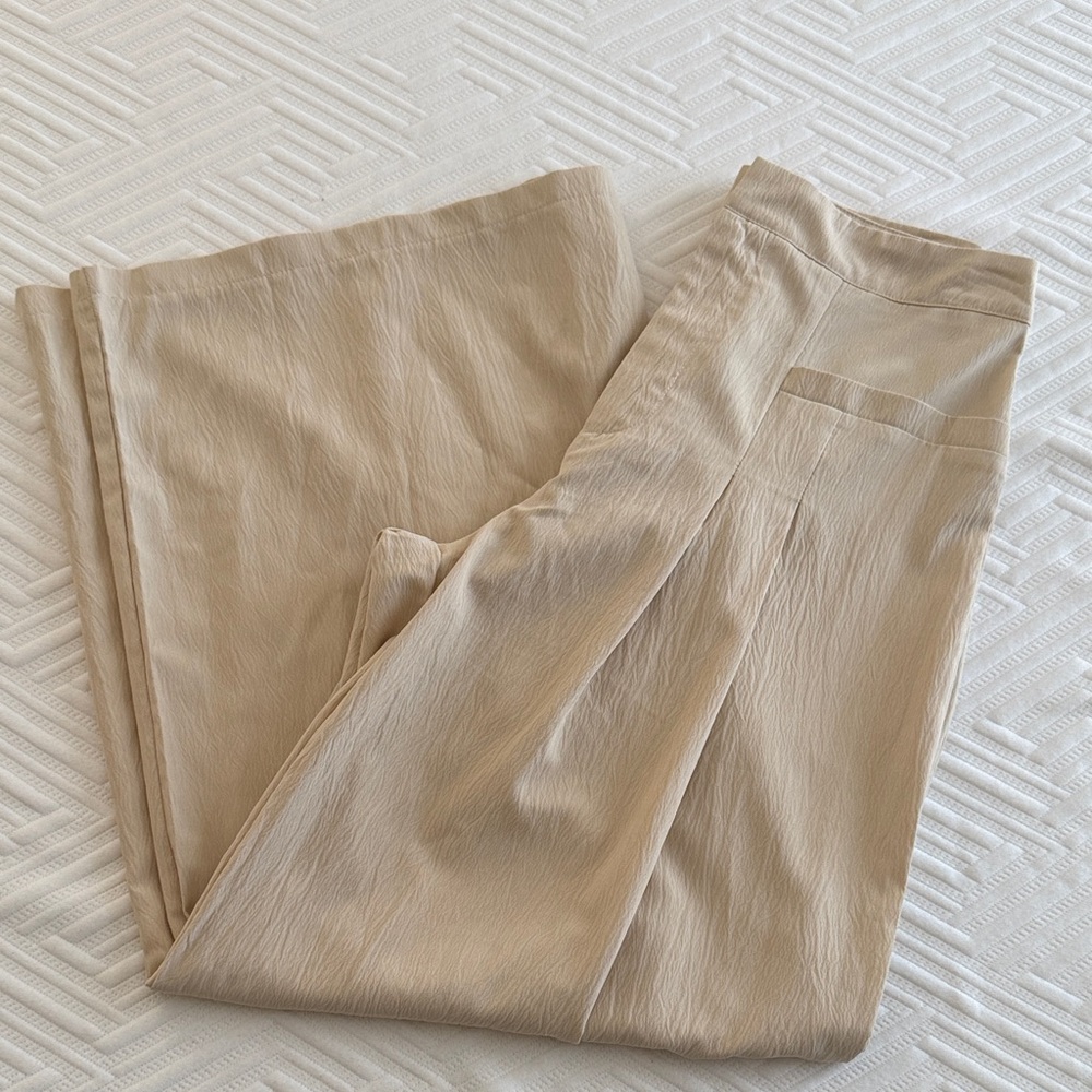 Women’s Tan Pants